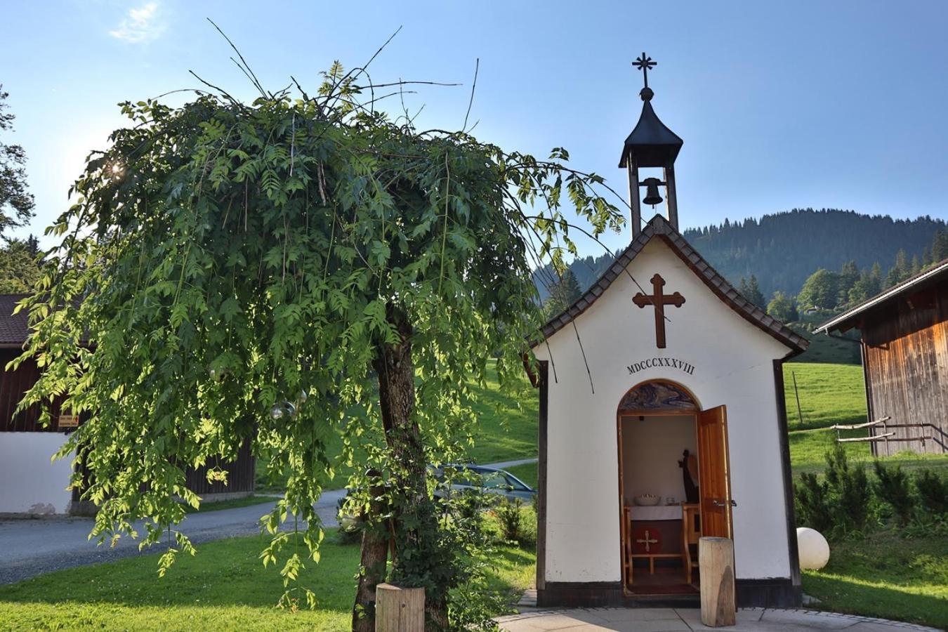 Ruhehotel & Naturresort Rehbach - Adults Only Schattwald Exterior photo
